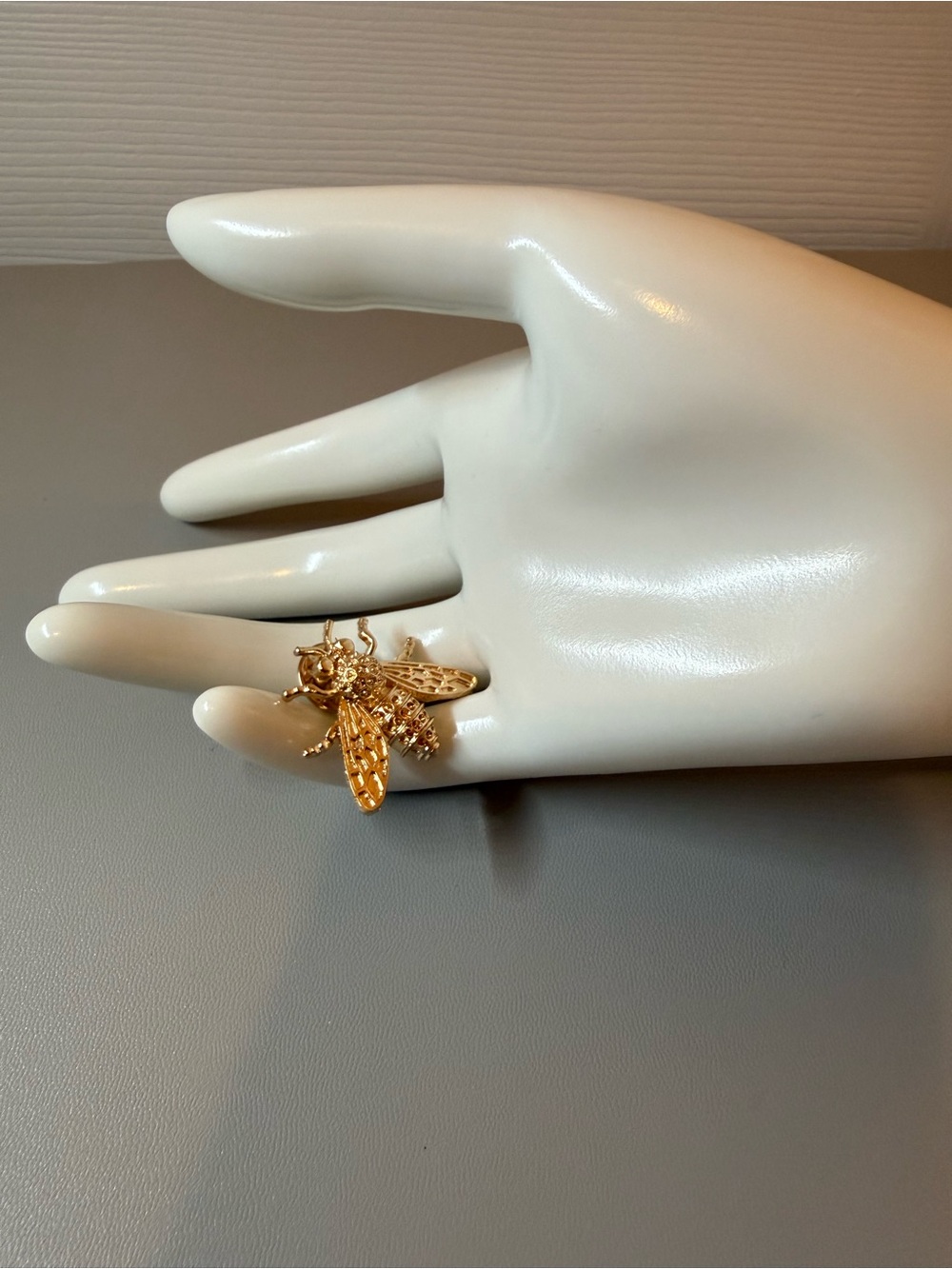 Gold Bee Brooch Pin - Women Jewelry